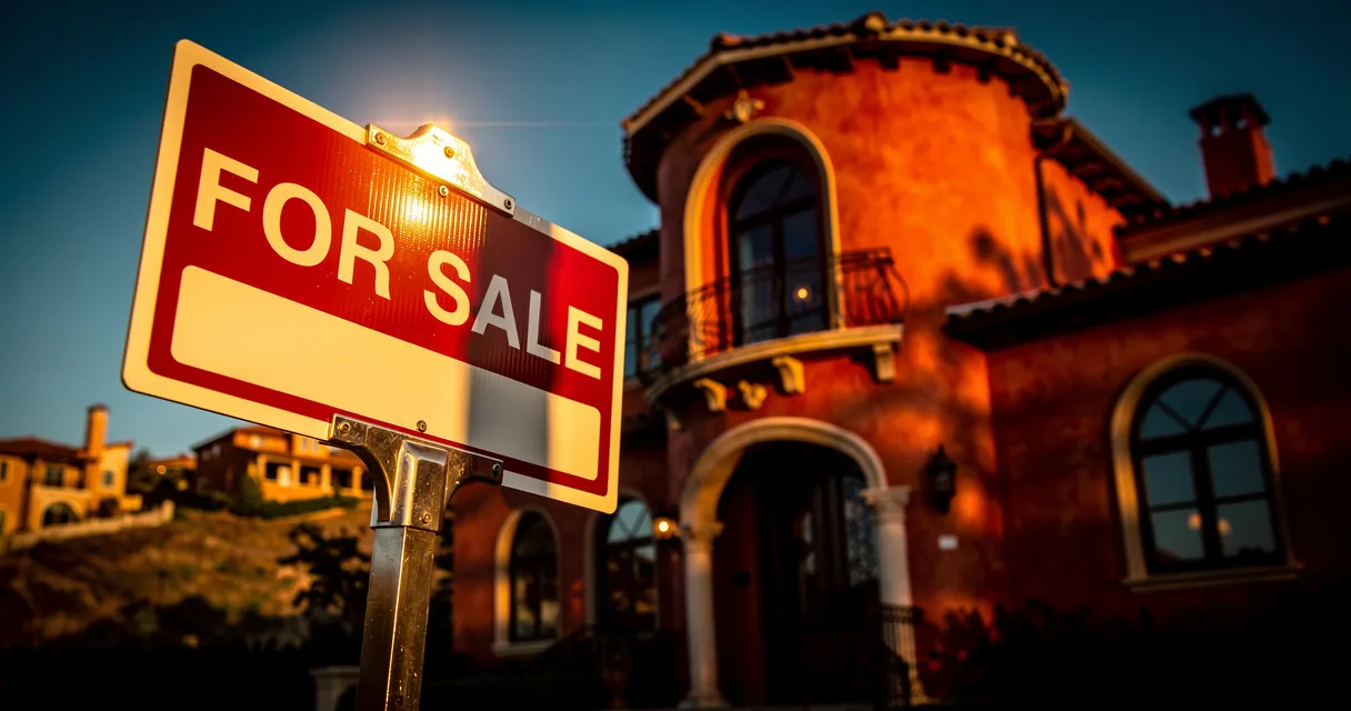 Comprar casa en agosto 2026: cuándo tienes ventaja real de negociación y si conviene cerrar antes de septiembre
